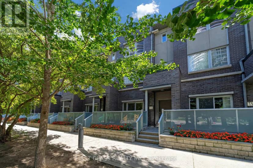 14 - 310 Village Green Square, Toronto