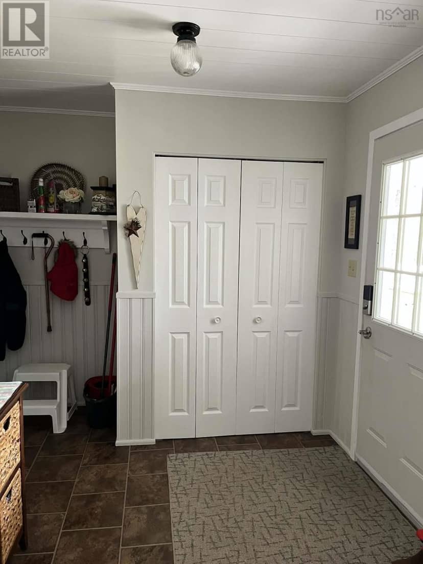 255 Virginia Road — photo 8 of 32