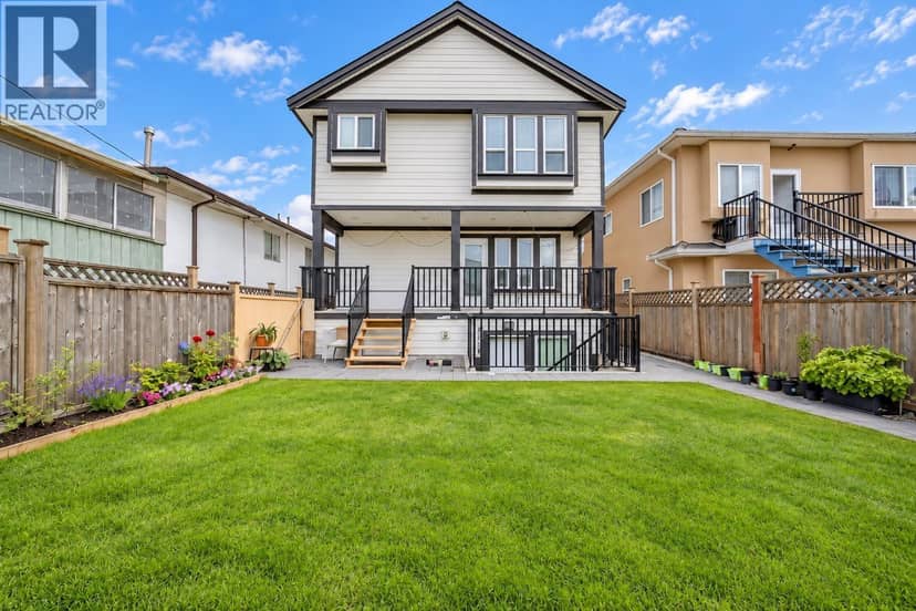 2216 MANNERING AVENUE, Vancouver