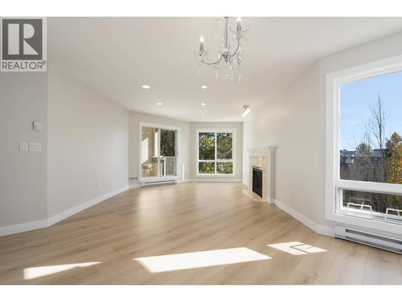321 7453 MOFFATT ROAD, Richmond