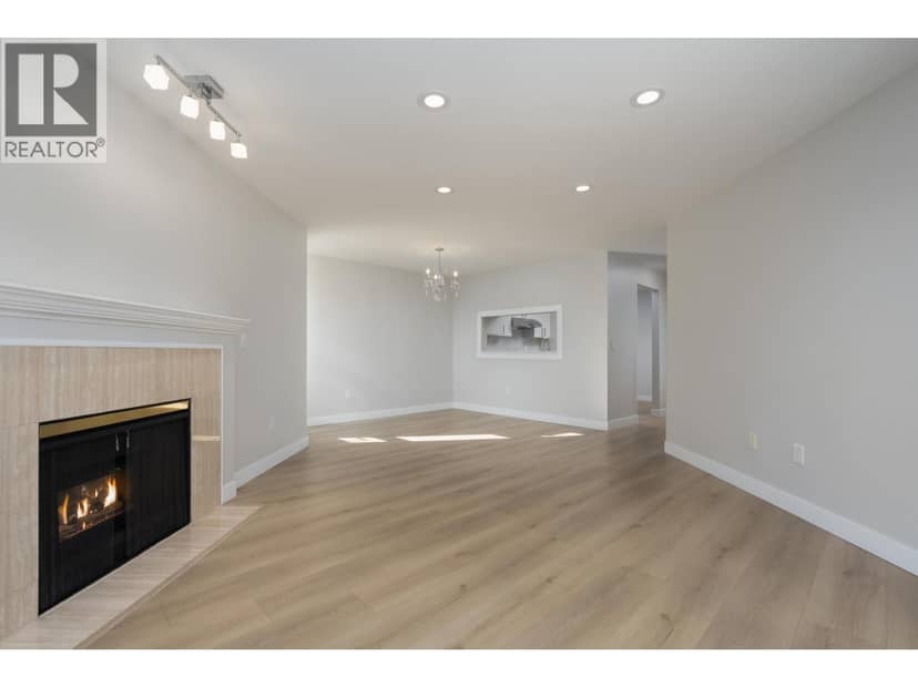 321 7453 MOFFATT ROAD, Richmond, photo 4
