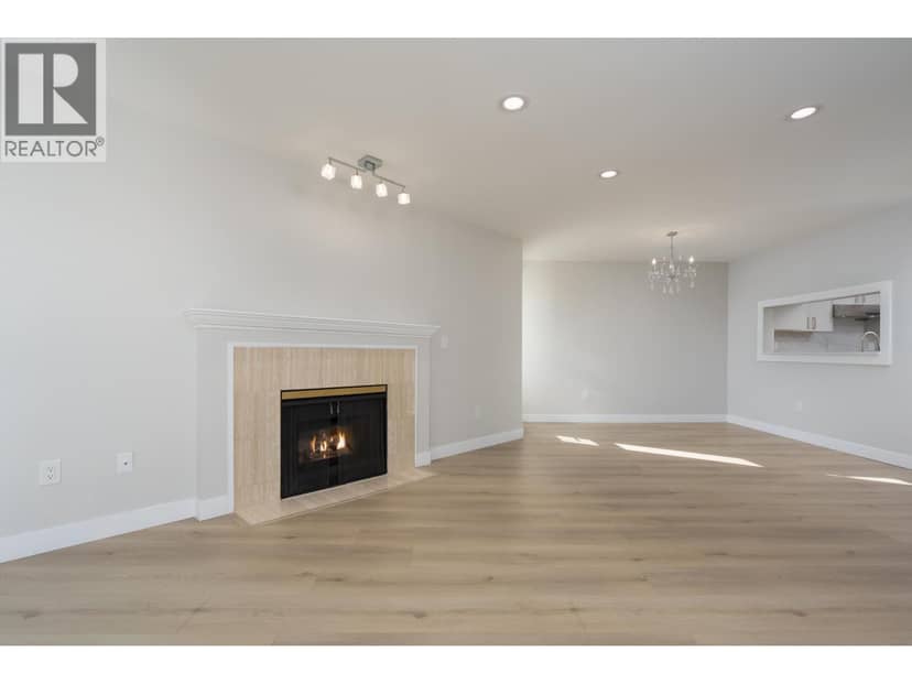 321 7453 MOFFATT ROAD, Richmond, photo 5