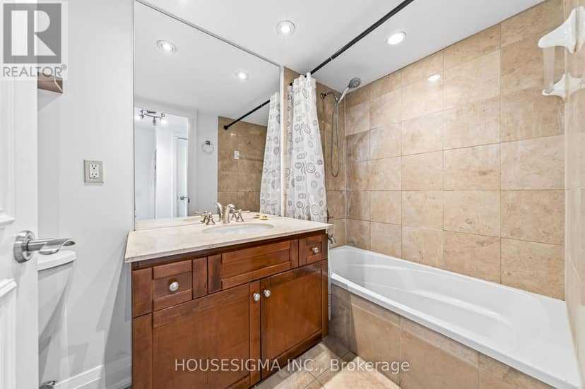 312 - 2737 Keele Street — photo 14 of 33