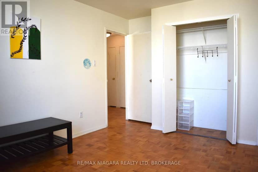 1002 - 35 Towering Heights Boulevard — photo 13 of 29