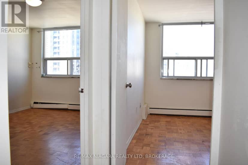 1002 - 35 Towering Heights Boulevard — photo 16 of 29