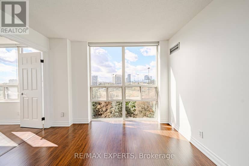 802 - 215 Wynford Drive — photo 19 of 40