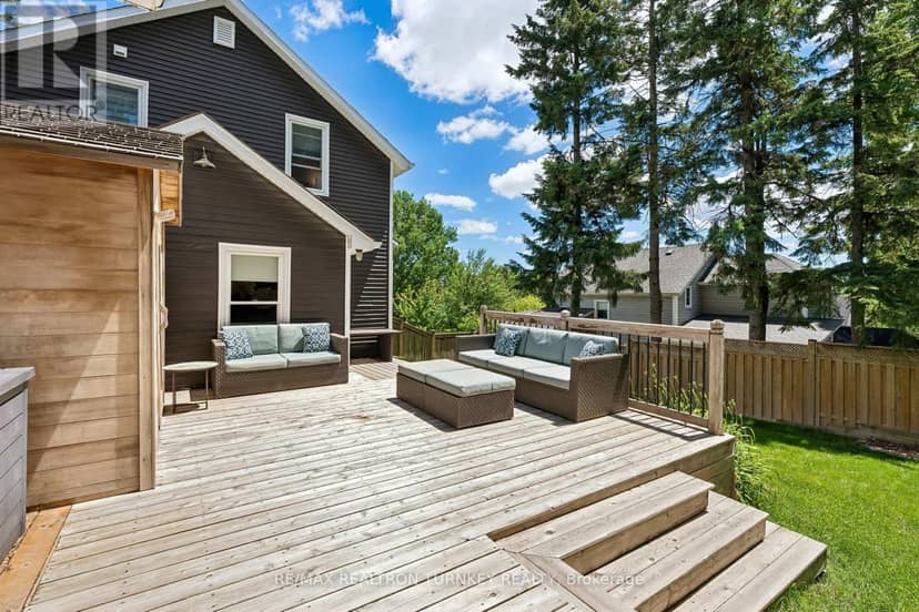 72 Vincent Street — photo 5 of 40