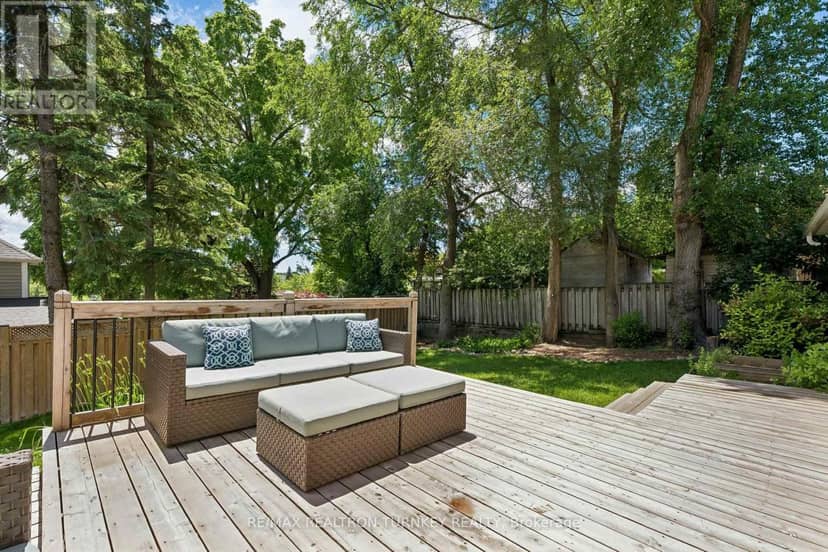 72 Vincent Street — photo 4 of 40