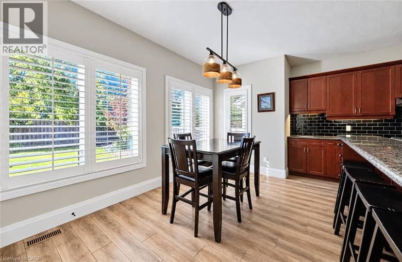 102 SCHWEITZER Crescent — photo 16 of 40