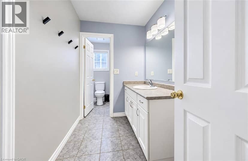 102 SCHWEITZER Crescent — photo 31 of 40