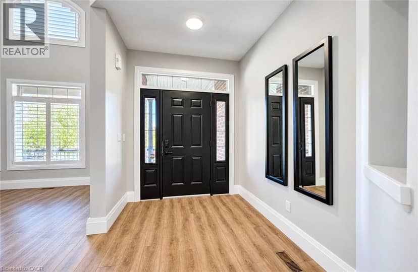 102 SCHWEITZER Crescent — photo 4 of 40