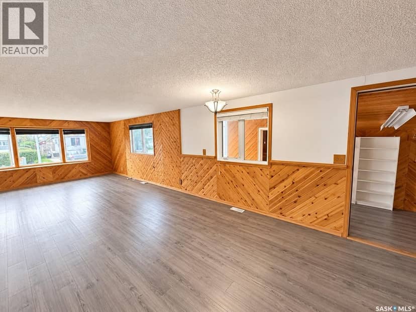 34 1035 Boychuk DRIVE — photo 15 of 34