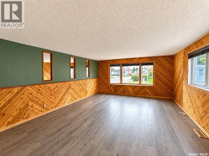 34 1035 Boychuk DRIVE — photo 19 of 34