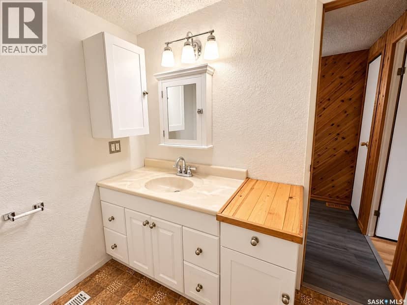 34 1035 Boychuk DRIVE — photo 31 of 34