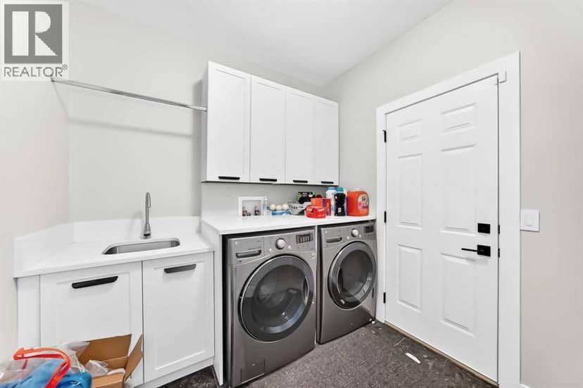 199 Hampstead Way NW — photo 24 of 40