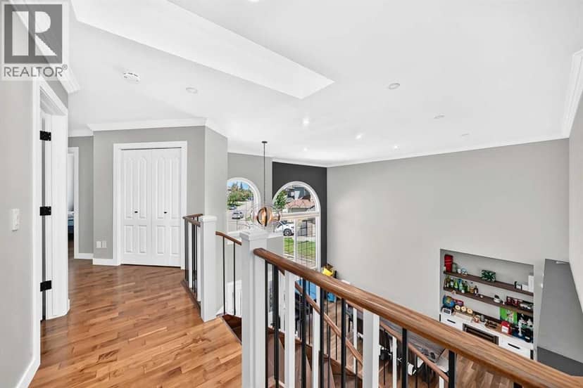 199 Hampstead Way NW — photo 35 of 40