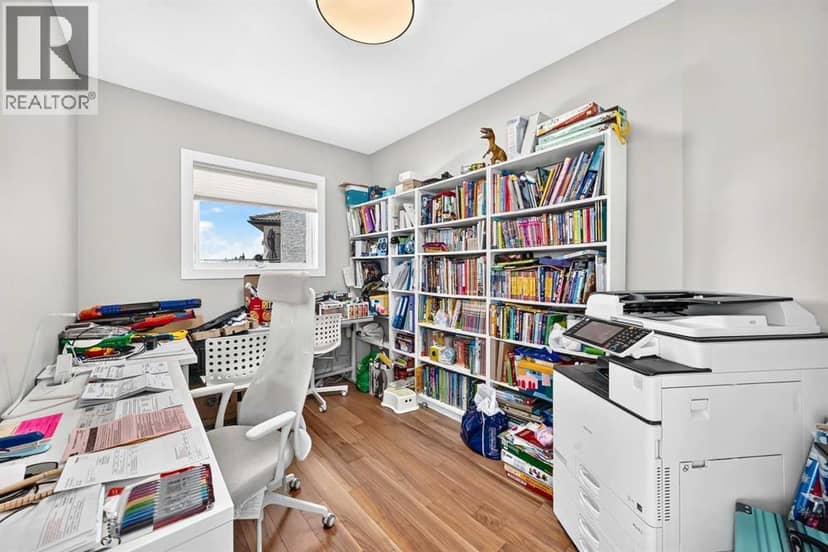 199 Hampstead Way NW — photo 23 of 40