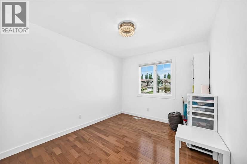 199 Hampstead Way NW — photo 34 of 40