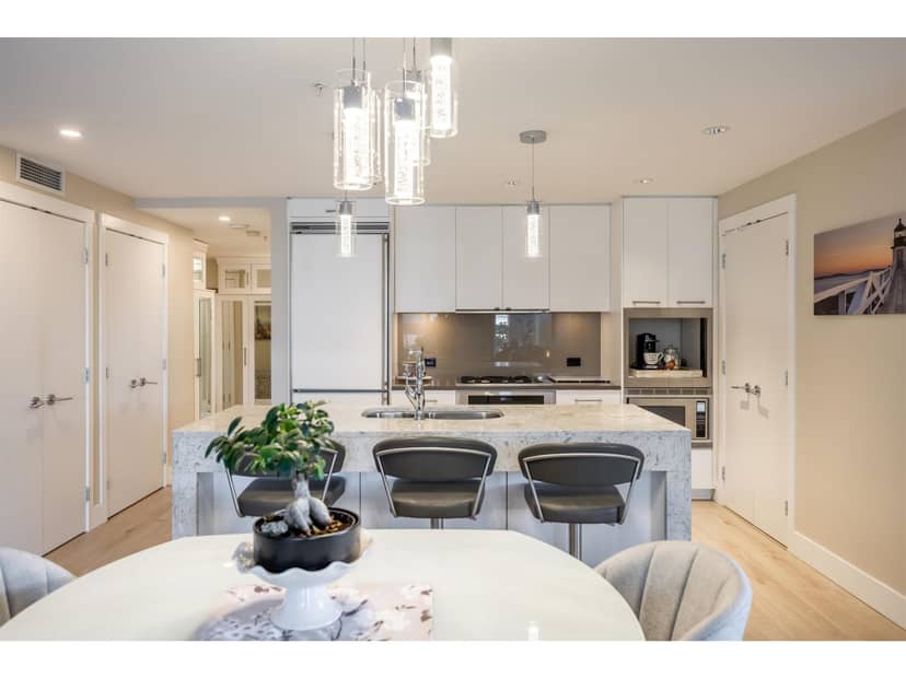 204 15152 RUSSELL AVENUE, White Rock, photo 6
