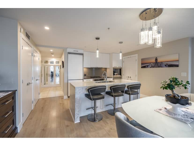 204 15152 RUSSELL AVENUE, White Rock, photo 5