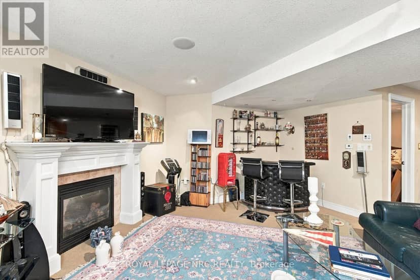 8 - 3232 Montrose Road — photo 27 of 39