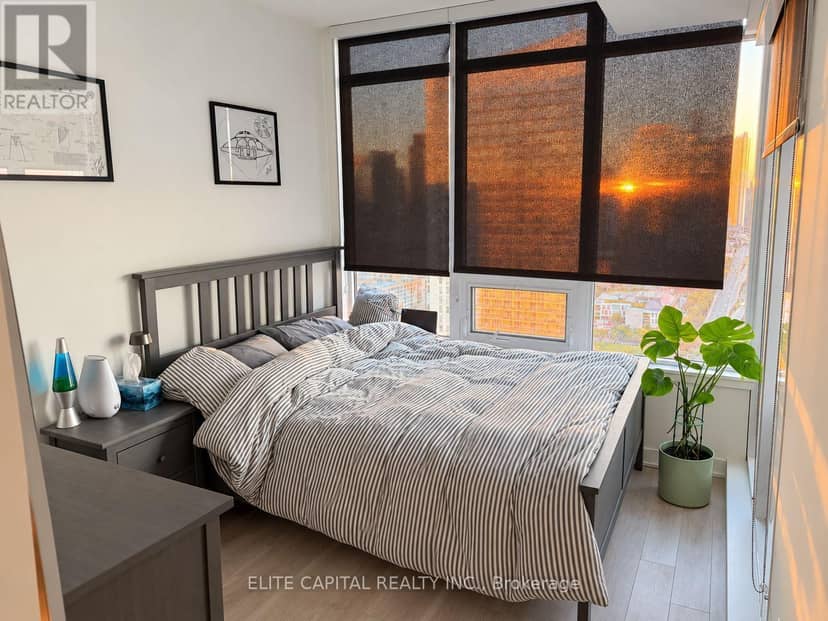 3607 - 19 Bathurst Street — photo 5 of 10