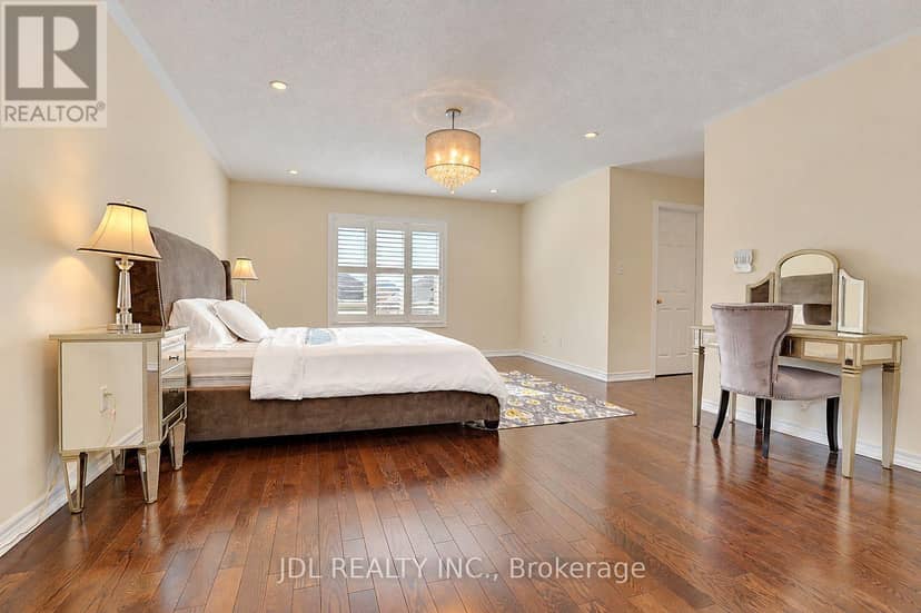 11 Herbert Wales Crescent — photo 28 of 40