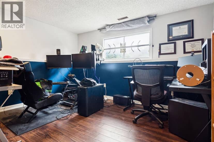 147 Falchurch Crescent NE — photo 21 of 32