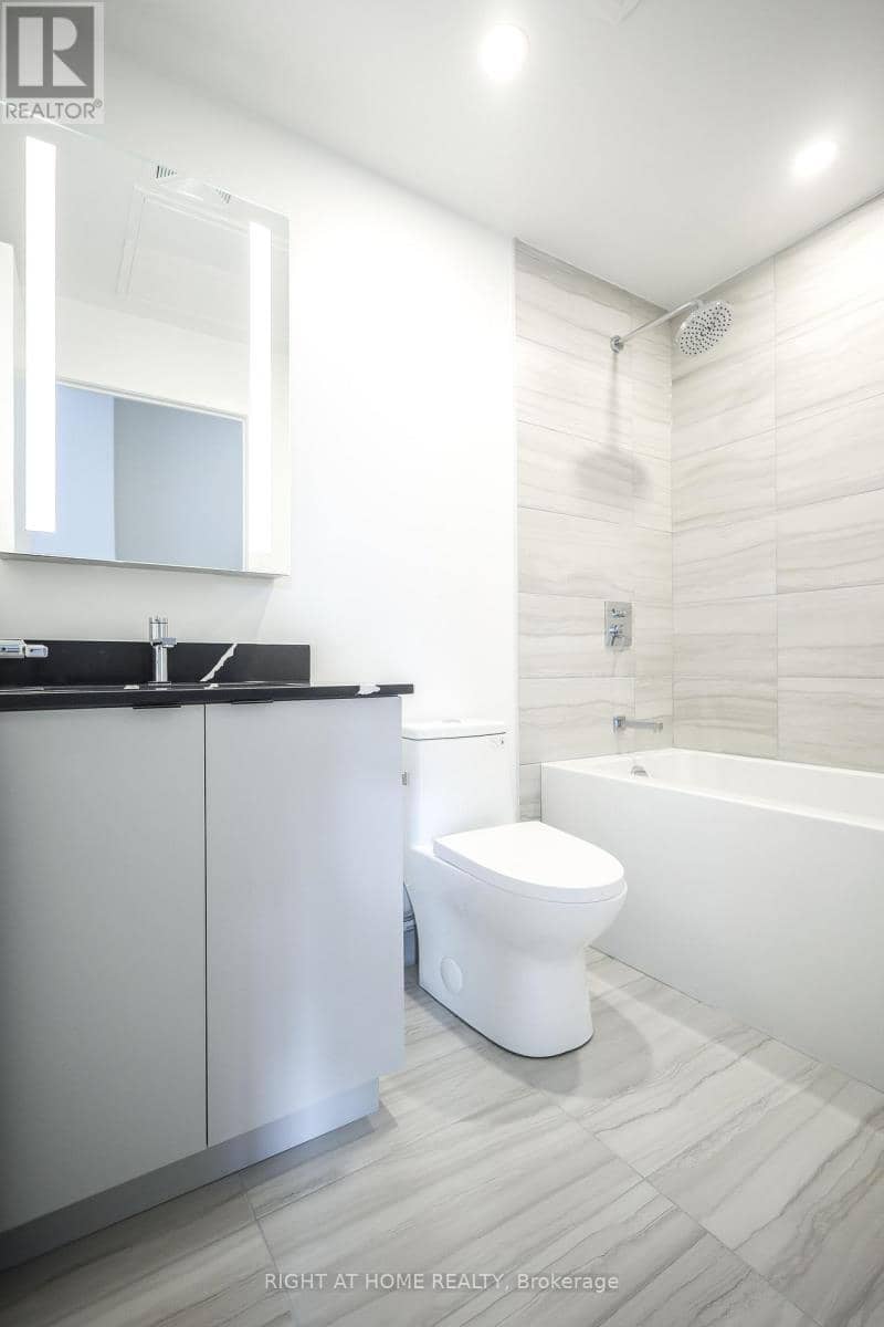 1405 - 285 Dufferin Street — photo 18 of 40