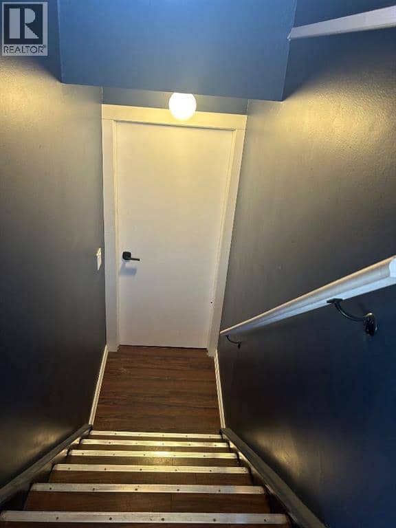 147 Falchurch Crescent NE — photo 17 of 32