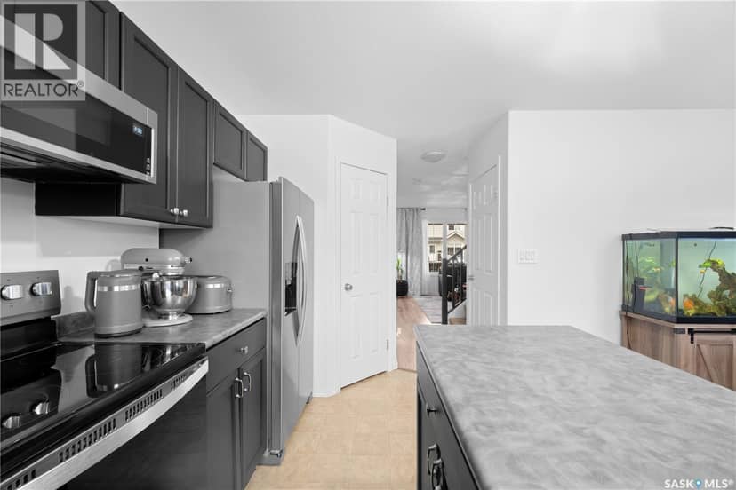 447 Blakeney CRESCENT — photo 17 of 40