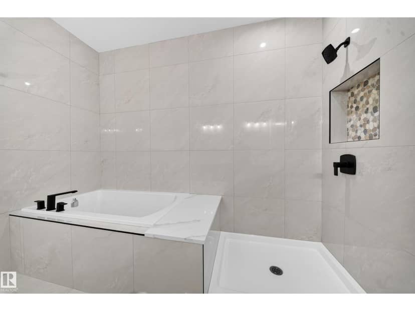 115 28 ST SW SW — photo 39 of 40