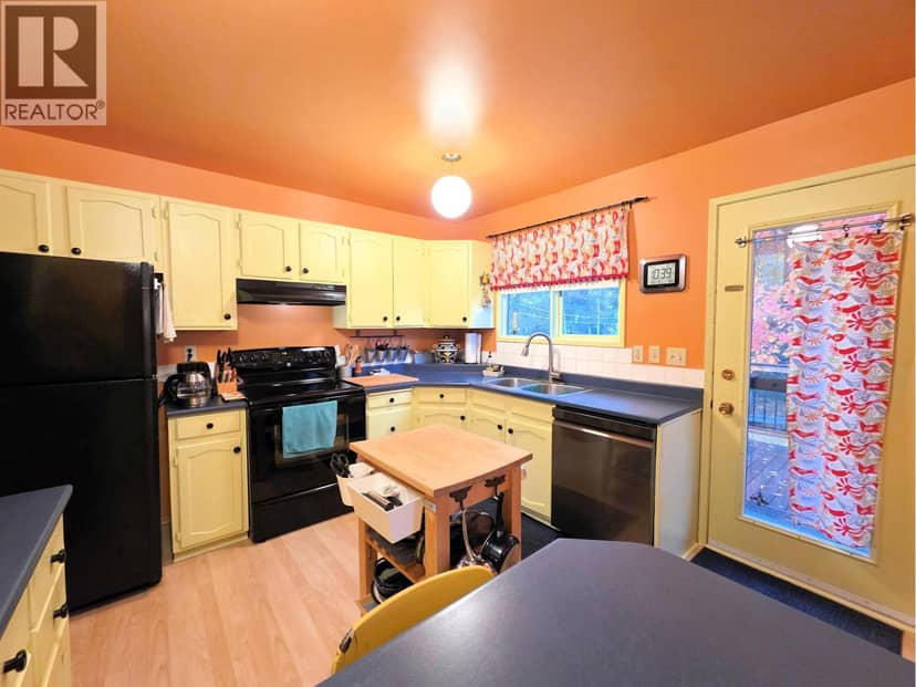 4231 MERTON CRESCENT, Prince George, photo 2