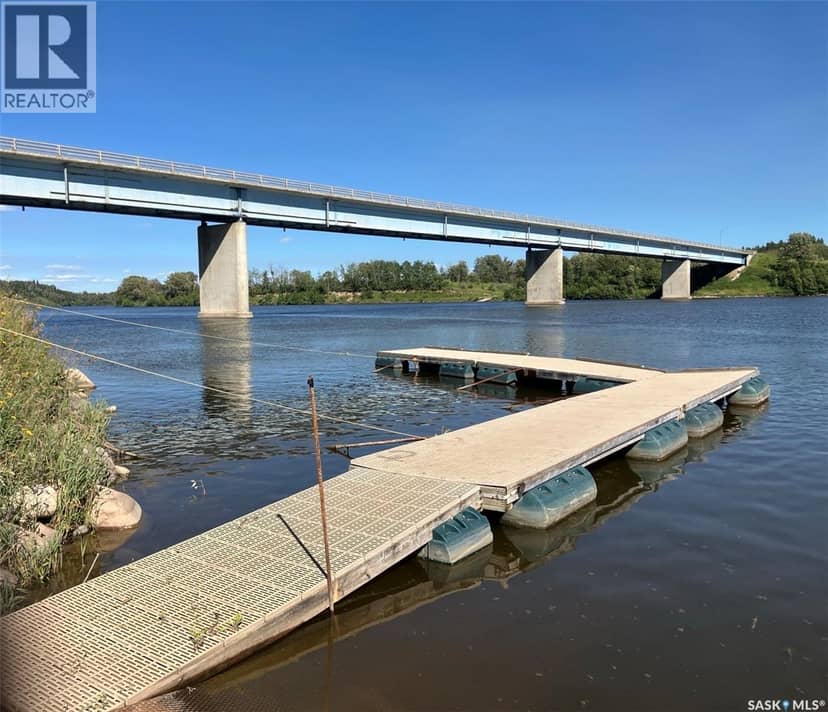 6 Scot's Landing - log cabin near Nipawin, Torch River Rm No. 488, photo 4