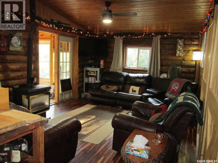 6 Scot's Landing - log cabin near Nipawin — photo 14 of 28