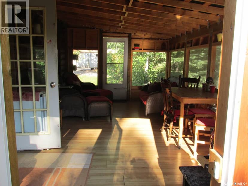 6 Scot's Landing - log cabin near Nipawin — photo 9 of 28
