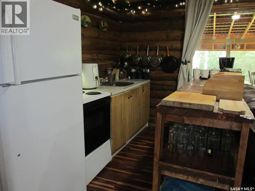 6 Scot's Landing - log cabin near Nipawin — photo 17 of 28