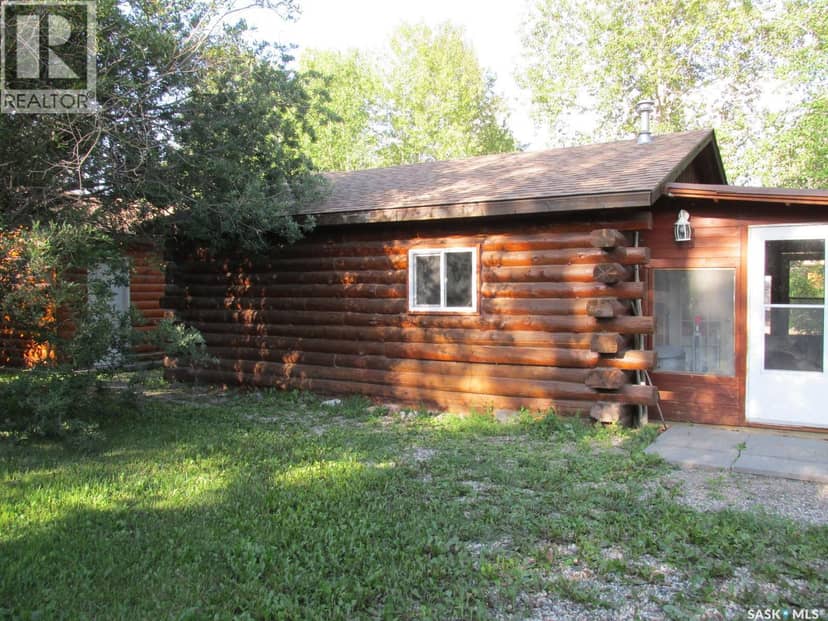 6 Scot's Landing - log cabin near Nipawin, Torch River Rm No. 488, photo 2