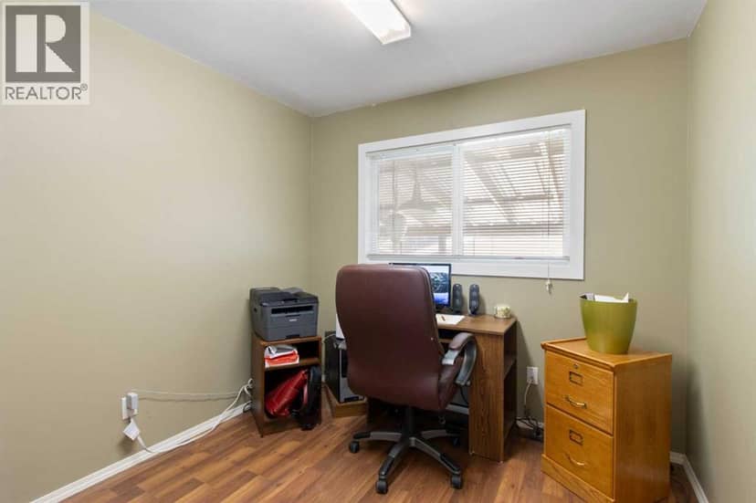 1622 Strathcona Street — photo 17 of 32
