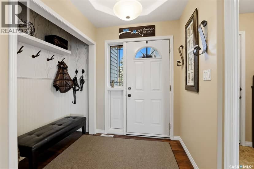 124 2nd AVENUE W — photo 4 of 40