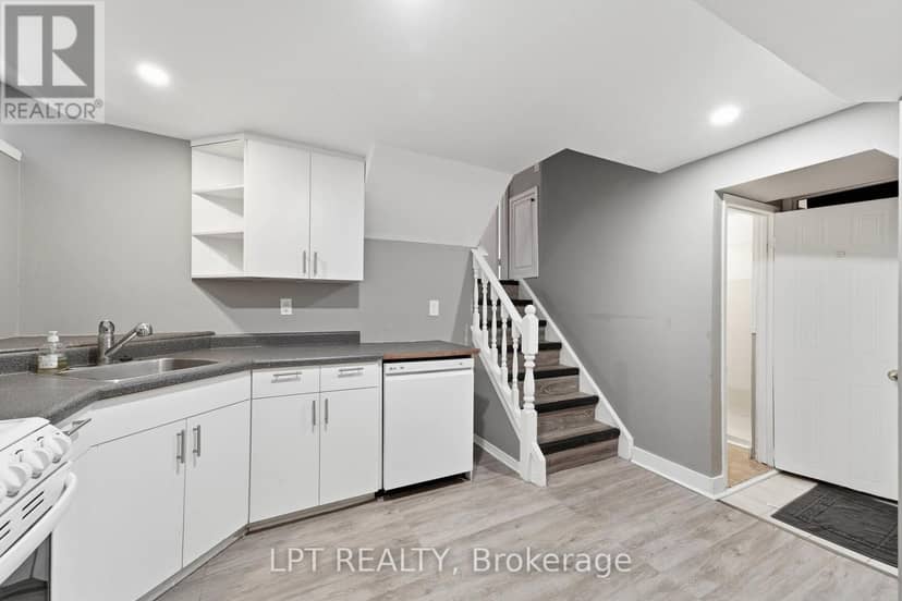 208 Deveron Crescent — photo 29 of 40