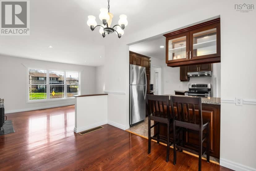 81 Flamingo Drive — photo 9 of 37