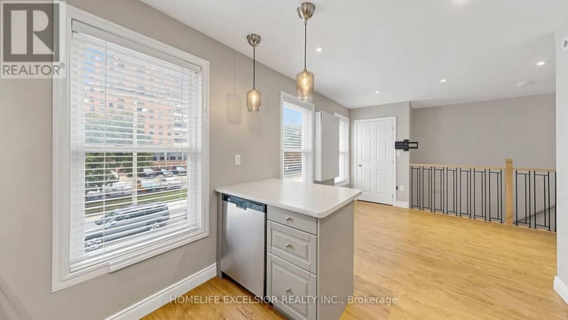 250 Shuter Street — photo 22 of 40