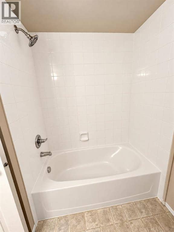 306, 204 17 Street E, Brooks, photo 8