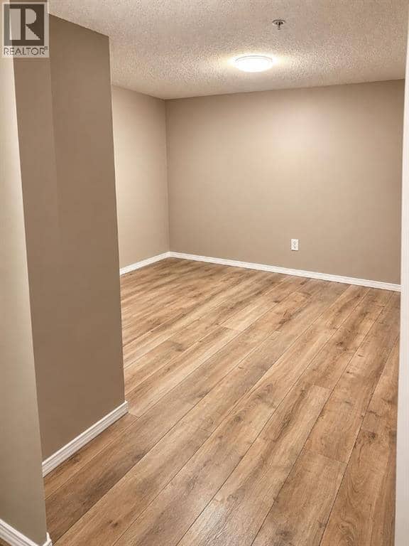 306, 204 17 Street E, Brooks, photo 5