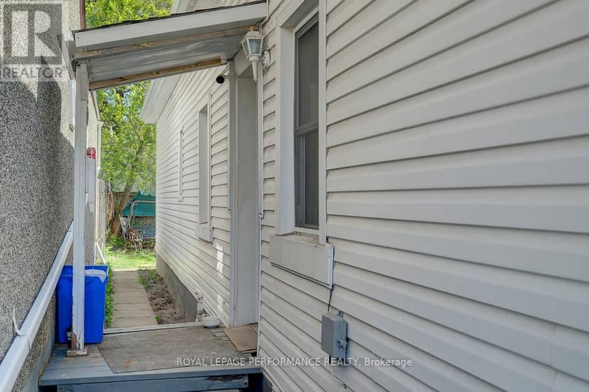 228 Carillon Street — photo 16 of 22