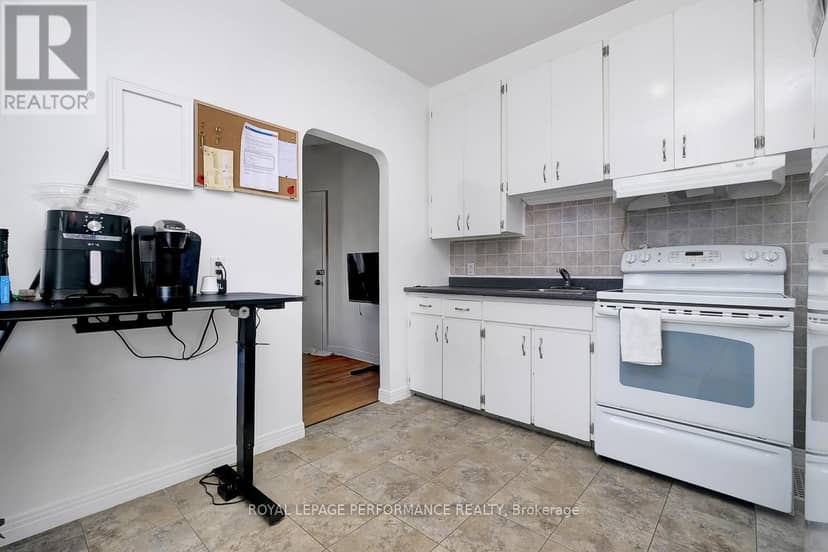 228 Carillon Street — photo 9 of 22