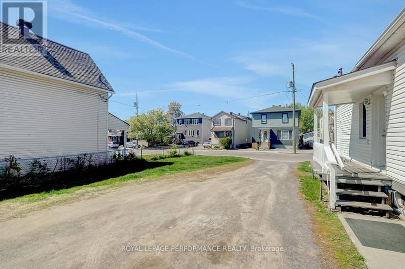228 Carillon Street — photo 21 of 22