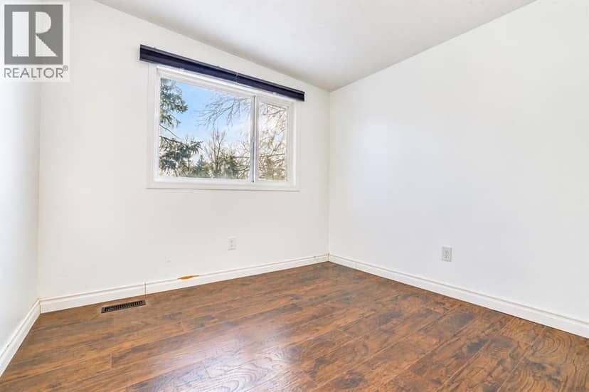 3131 Dover Crescent SE — photo 15 of 25
