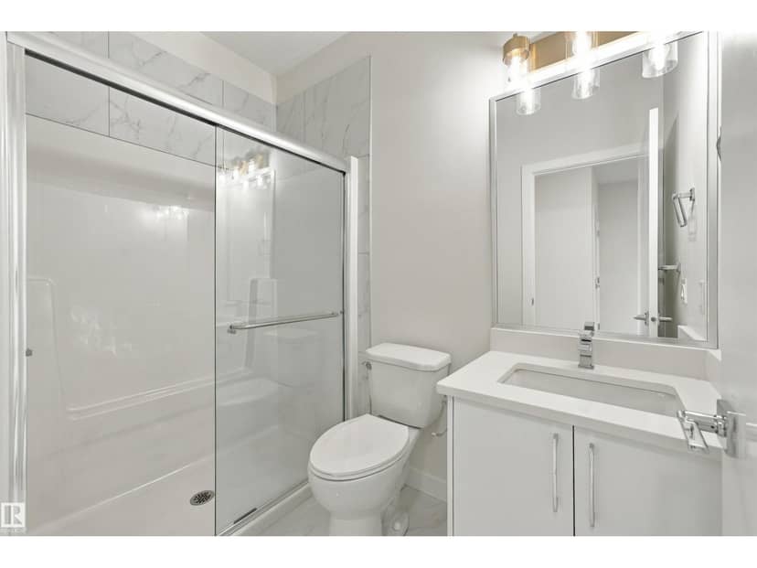 3824 39 St — photo 10 of 40